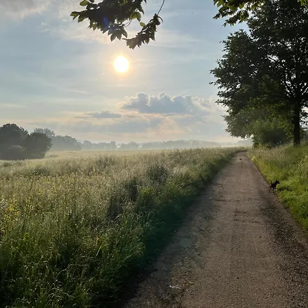 アパート Gemuetliche Dachgeschosswohnung Auf Dem Land ブロムベルク