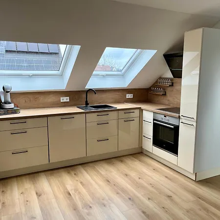 Gemuetliche Dachgeschosswohnung Auf Dem Land 아파트 블롬베르그