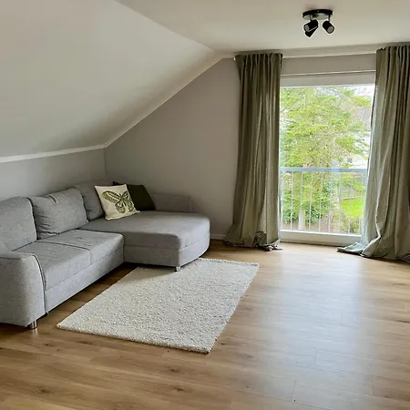 Gemuetliche Dachgeschosswohnung Auf Dem Land 블롬베르그