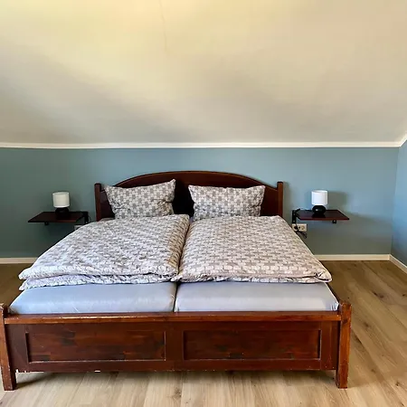 Gemuetliche Dachgeschosswohnung Auf Dem Land 블롬베르그