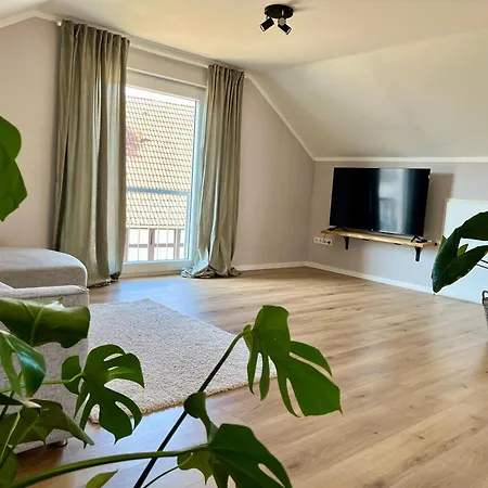 Gemuetliche Dachgeschosswohnung Auf Dem Land * 블롬베르그