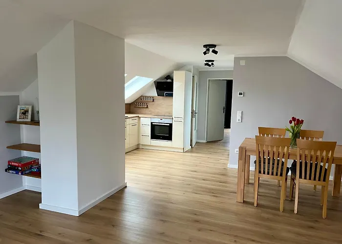 Gemuetliche Dachgeschosswohnung Auf Dem Land アパート