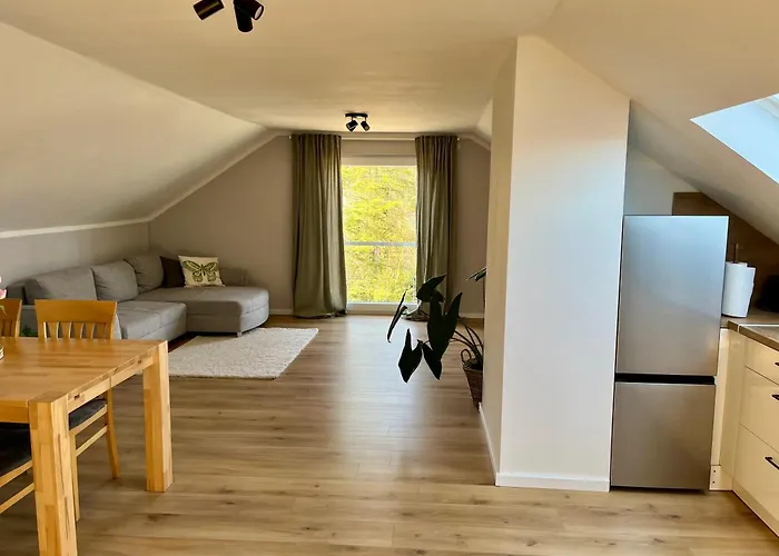 公寓 Gemuetliche Dachgeschosswohnung Auf Dem Land 布隆贝格
