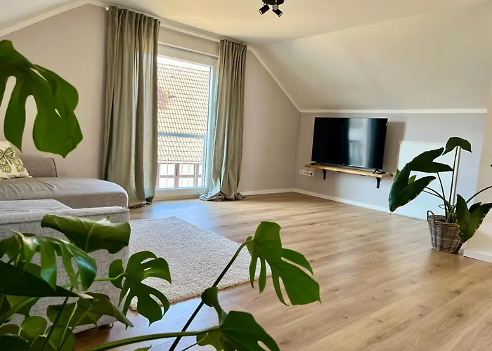 Gemuetliche Dachgeschosswohnung Auf Dem Land * 布隆贝格